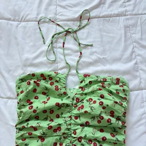 NWT Green Ruched Halter Tie Mini Bodycon Dress Womens‎ Size Small Cherry Summer thumbnail 2