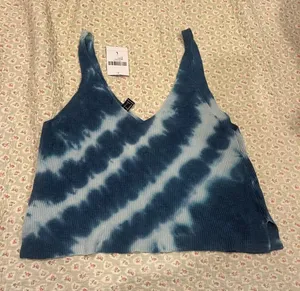 Forever 21 Blue Tie-Dye Ribbed V-Neck Tank thumbnail 1