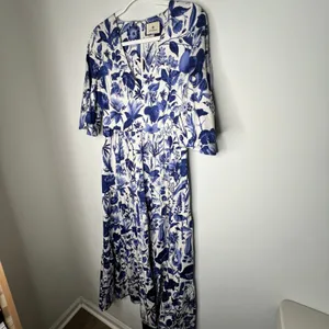 Tuckernuck Blue Floral Midi Dress Size Small thumbnail 3