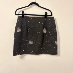 Loft Sequined Embellished Gray Mini Skirt Sz 12 NWT thumbnail 4