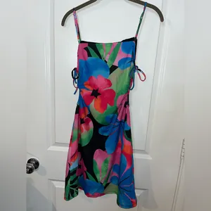 Gianni Bini Lined Y2K Resort Retro Maximalist Floral Tropical Cutout Mini Dress thumbnail 2