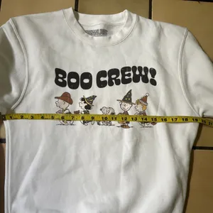Peanuts Snoopy White Crew Neck Sweater S Halloween Boo Crew Witchy Pumpkin Patch thumbnail 6