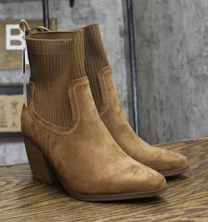 Universal Thread Womens Kinley Ankle Boots 88225770 Cognac Brown 6.5M thumbnail 1