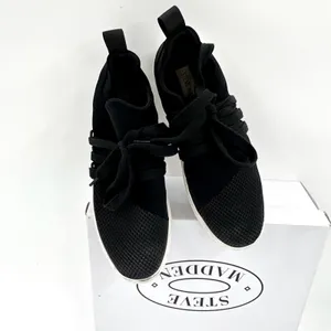 Steve Madden‎ Lancer Pull On Sneaker with Laces Black Size 6.5 thumbnail 4