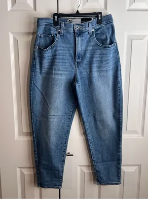 Levi’s silver tab women’s mom jeans wide legs like size 30 thumbnail 1