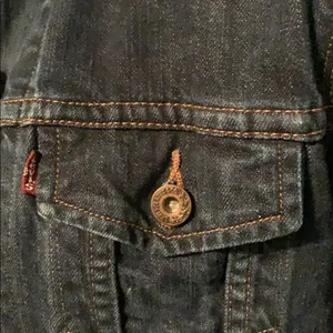 Levi’s Dark Rinse Denim Jean Jacket Size Small thumbnail 2