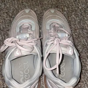 Womens Nike Air Max 270 React Photon Pink thumbnail 6