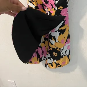 Skylar Rose Multicolor Floral Print Faux Wrap Style V Neck Skirted Romper Size S thumbnail 5