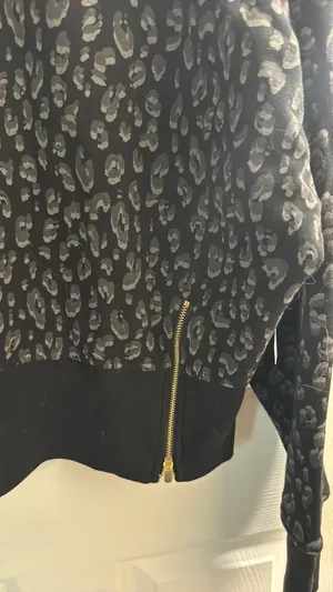 Old Navy Sweatshirt thumbnail 3