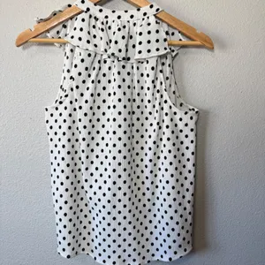 Anthropologie Polka Dot Ruffle Neck Sleeveless Button Up Shirt M‎ White Black thumbnail 7