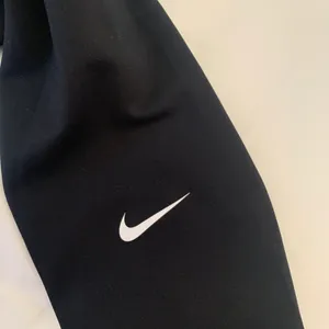Nike Leggings NWT Black thumbnail 3