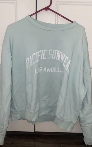 Pullover thumbnail 1