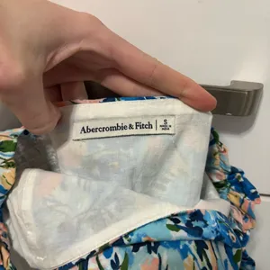 Abercrombie Flutter Sleeve Floral Tank Top thumbnail 4
