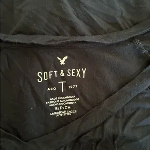American Eagle Soft & Sexy V Neck Tee Size Small Black thumbnail 2
