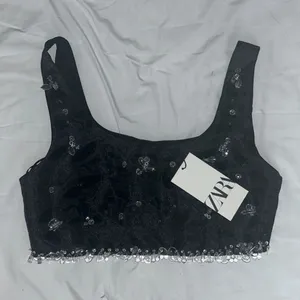 NWT Zara‎ Crystal Sequenced Crop Top thumbnail 1