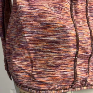 Lululemon Athletica Heather Purple Scoop Neck Long Sleeve Thumb Hole Top- Sz 10 thumbnail 10