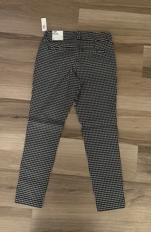 Old Navy Pants Pixie thumbnail 1