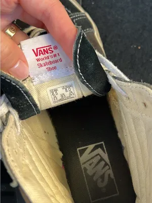Vans Classic Sk8-Hi Black High-Top Sneakers thumbnail 4