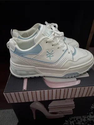 Zoo York White Women's Sneakers with Light Blue Accents thumbnail 2