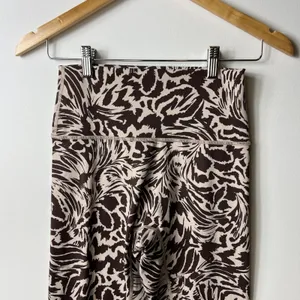 Offline by Aerie Goals High Rise 7/8 Leggings Brown Tan Animal‎ Print Womens M thumbnail 3