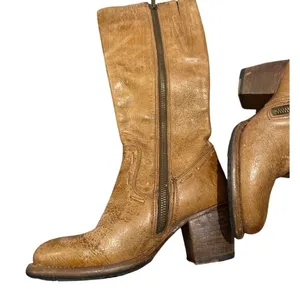 Bed | Stu Fate Tall Distressed Leather Cobbler Series Boots Women's Sz. 6 thumbnail 10