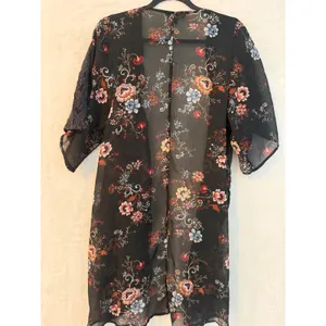 American‎ Eagle Floral Kimono Womens Medium Black Sheer Lace Trim Chiffon Wrap thumbnail 4