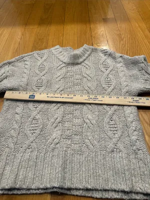 American Eagle women’s crew neck sweater size small. thumbnail 2