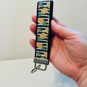 Pineapple Ribbon Keychain Tropical Beach Vacation Blue Yellow‎ Green White NWOT thumbnail 5