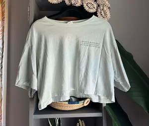 h&m cropped graphic tee thumbnail 1