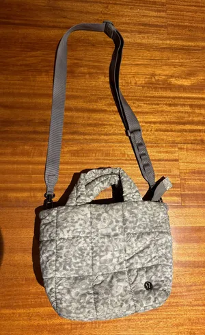 Lululemon Quilted Puff Bag 5L thumbnail 2