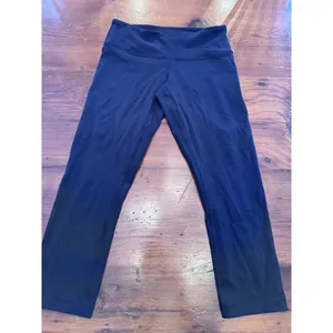 Lululemon Cropped Leggings Size 4 Black thumbnail 3