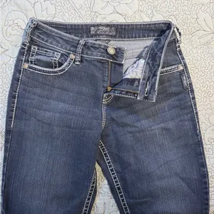 Silver Jeans NATSUKI Medium Wash Boot Cut Jeans. Size 28/33 thumbnail 4