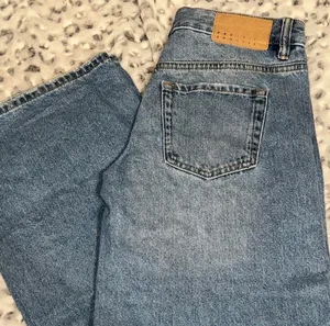 PacSun Low-Rise Baggy Jeans thumbnail 2