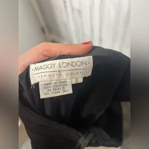 Maggy London Black One Shoulder Formal Gown | Size 6 | Elegant Slit Maxi Dress thumbnail 8