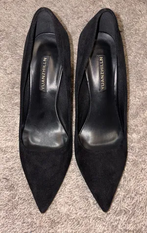 Black heels Size 6.5 thumbnail 1