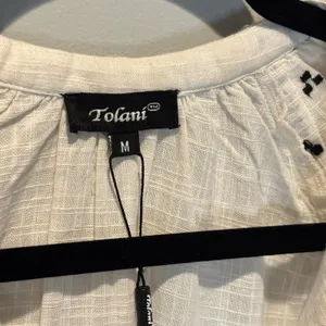 Tolani NWT Delphi Embroidered Long Sleeve Top - size Medium thumbnail 5