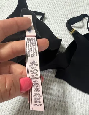 Victoria's Secret Bra thumbnail 3