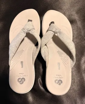 Clarks Women’s Flip-Flops 9M thumbnail 1