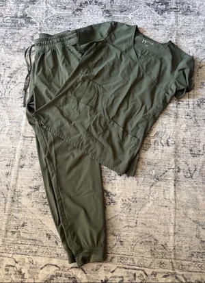 maevn green jogger style scrub set Size undefined thumbnail 1