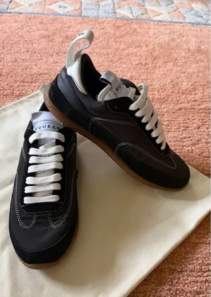 Black Low Top Sneakers Contrast Stitch Gum Sole EU 37 thumbnail 1