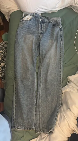 White fox Boutique straight leg jeans thumbnail 1