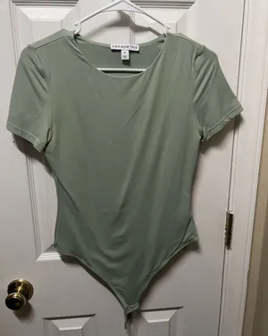 Green Short Sleeve Bodysuit Size M thumbnail 1