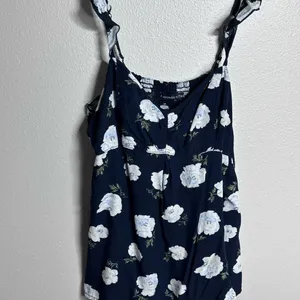 Abercrombie &‎ Fitch Women Casual Preppy Navy Blue Floral top Blouse size Small thumbnail 2