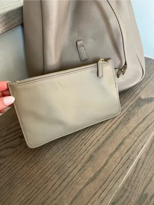 Saint Laurent YSL Le 5 à 7 Small Leather Shoulder Bag in Beige thumbnail 10