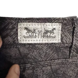 Levi’s 529 Gray Floral Straight Leg Skinny Jeans Size 12 thumbnail 4