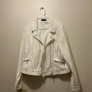 White shabby chic light weight jacket, contemporary casual jacket thumbnail 3
