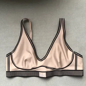 Alo Yoga Airlift Line Up Bra Taupe S thumbnail 2