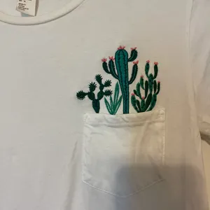 t-shirt. thumbnail 2