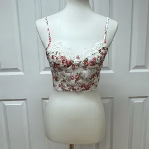 Thatssofetch Lyara Crop Rose Floral‎ - Size 4 - NEW With Tags. thumbnail 15