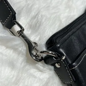 COACH Black Leather SOHO‎ Swing Pack Purse Crossbody Bag B94 thumbnail 4